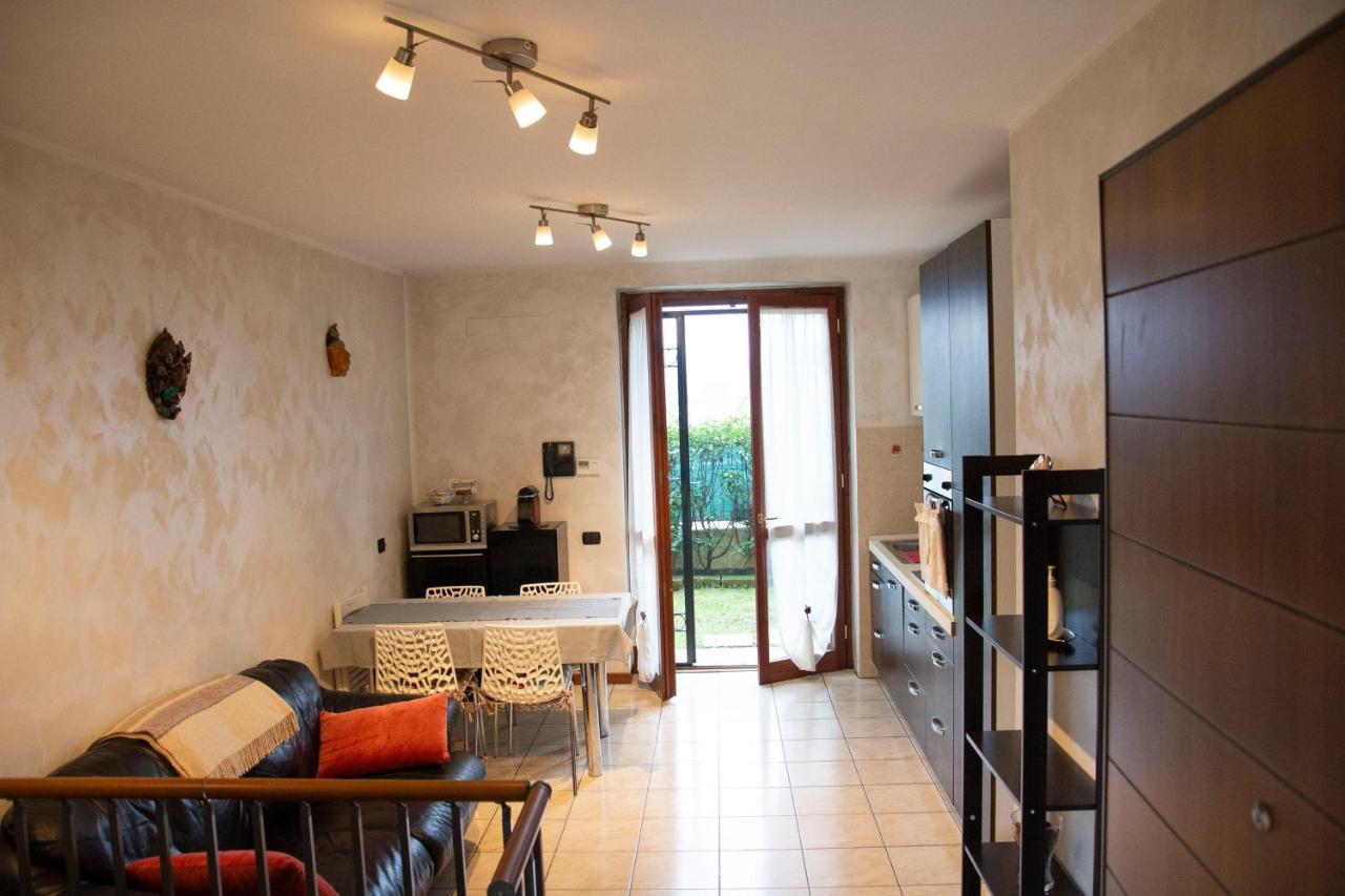 Un'Oasi Di Pace Apartment Agrate Brianza Bagian luar foto