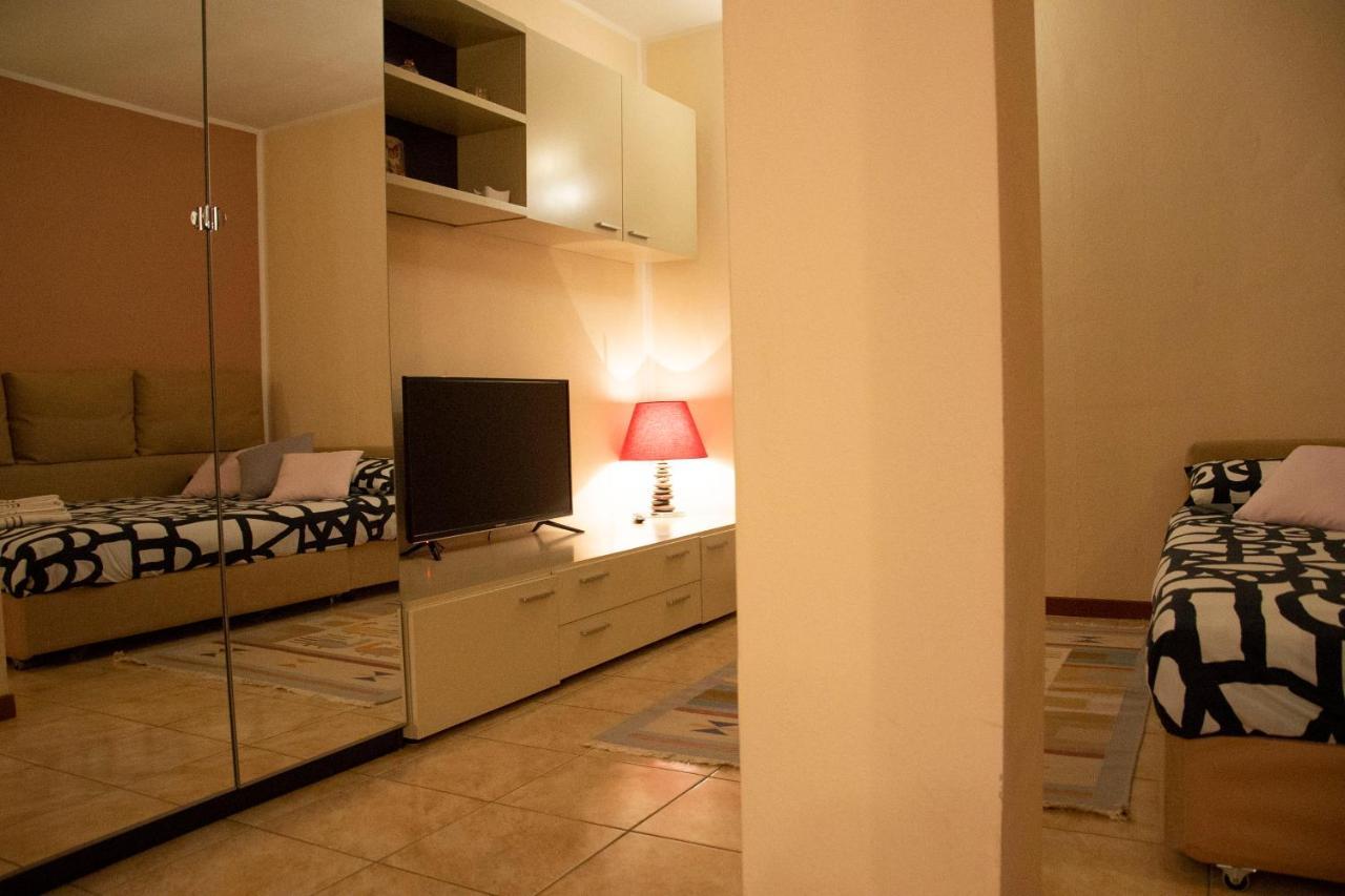 Un'Oasi Di Pace Apartment Agrate Brianza Bagian luar foto